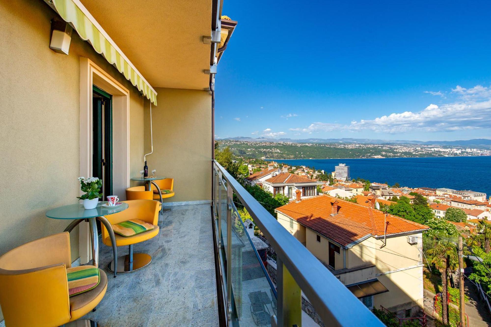 Lux Apartmani Opatija Exterior photo